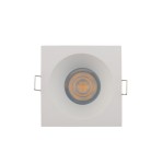 Okrągła oprawa do zabudowy Delta IP54 w kolorze białym. Produkt widoczny z góry, z centralnym miejscem na źródło światła. Metalowe mocowania po bokach, gładka matowa powierzchnia. Idealna do montażu w sufitach.