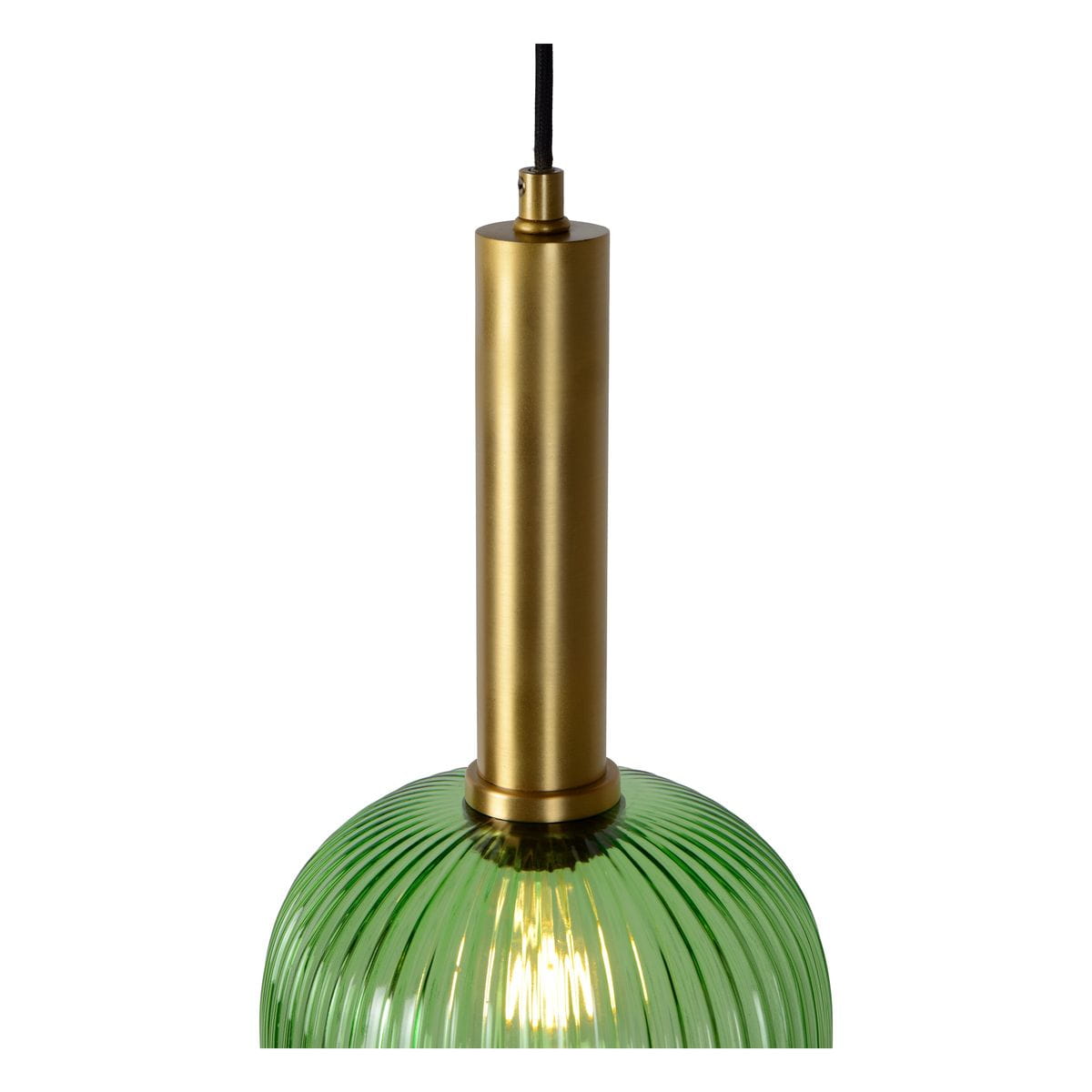 Lampa wisząca Maloto 1-punktowa w zielonym kolorze z mosiężnym wykończeniem. Szklany klosz z teksturowaną powierzchnią, zawieszony na czarnym kablu. Widoczne źródło światła wewnątrz klosza.