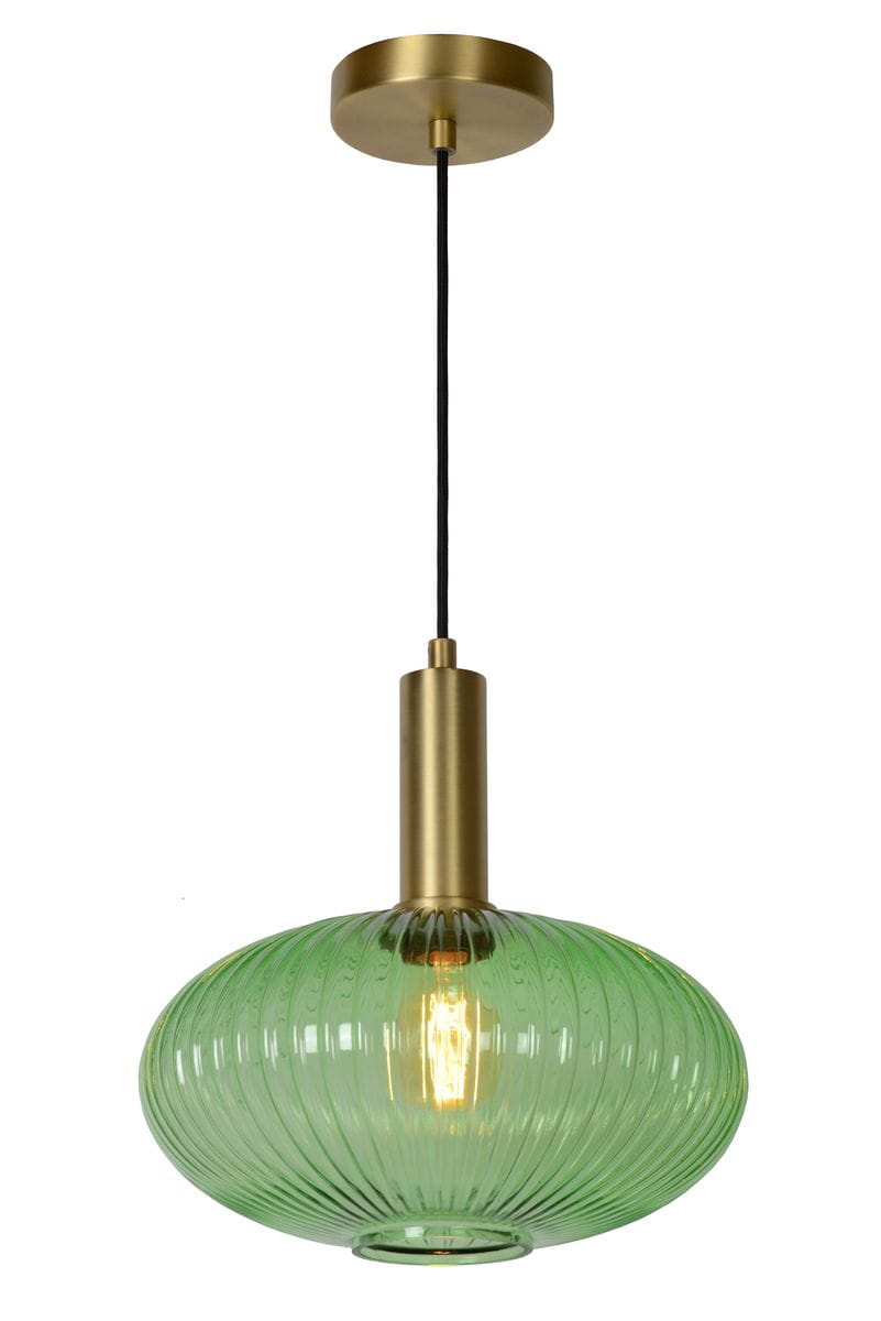 Lampa wisząca Maloto 1-punktowa w kolorze zielonym z mosiężnym wykończeniem. Okrągła, szklana czasza z fakturą w poziome paski, zawieszona na czarnym kablu. Widać źródło światła wewnątrz.