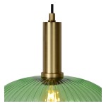 Lampa wisząca Maloto 1-punktowa z zielonym kloszem w kształcie talerza i mosiężnym mocowaniem. Widoczny detal żłobionego szkła, z wbudowanym źródłem światła. Produkt zawieszony na czarnym przewodzie, z frontalnym ujęciem.