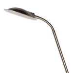 Lampa podłogowa Champion LED 2-punktowa w satynowym chromie. Posiada elastyczny, giętki ramion, a głowica lampy ma zaokrąglony kształt. Widok z boku, pokazujący szczegóły wykonania i design.