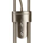 Lampa podłogowa Champion LED 2-punktowa w kolorze satynowego chromu, z elastycznymi ramionami i dwoma źródłami światła. Ujęcie z bliska na element mocujący oraz detale konstrukcyjne. Idealna do nowoczesnych wnętrz.