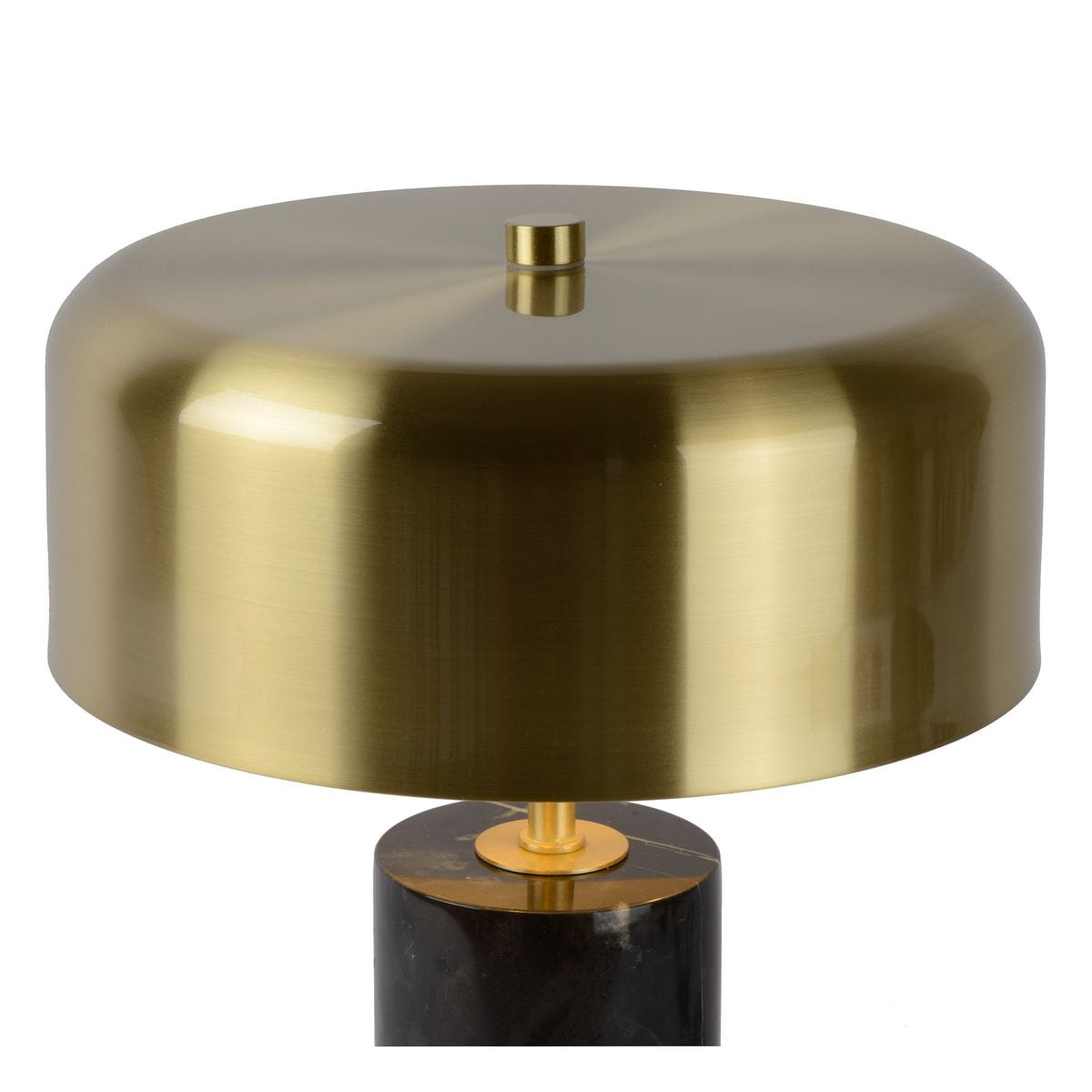 Lampa stołowa Mirasol 3-punktowa w kolorze czarnym z metalowym kloszem w złotym odcieniu. Posiada cylindryczny, czarny podstawę z elementem w kolorze złotym. Ujęcie z góry, ukazujące detale klosza i podstawy.