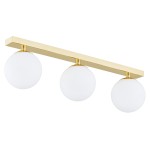 Lampa sufitowa Flavio 3-punktowa z metalową, złotą listwą i trzema okrągłymi, matowymi kloszami w białym kolorze. Produkt montowany pod sufitem, widok frontalny. Idealna do nowoczesnych wnętrz.