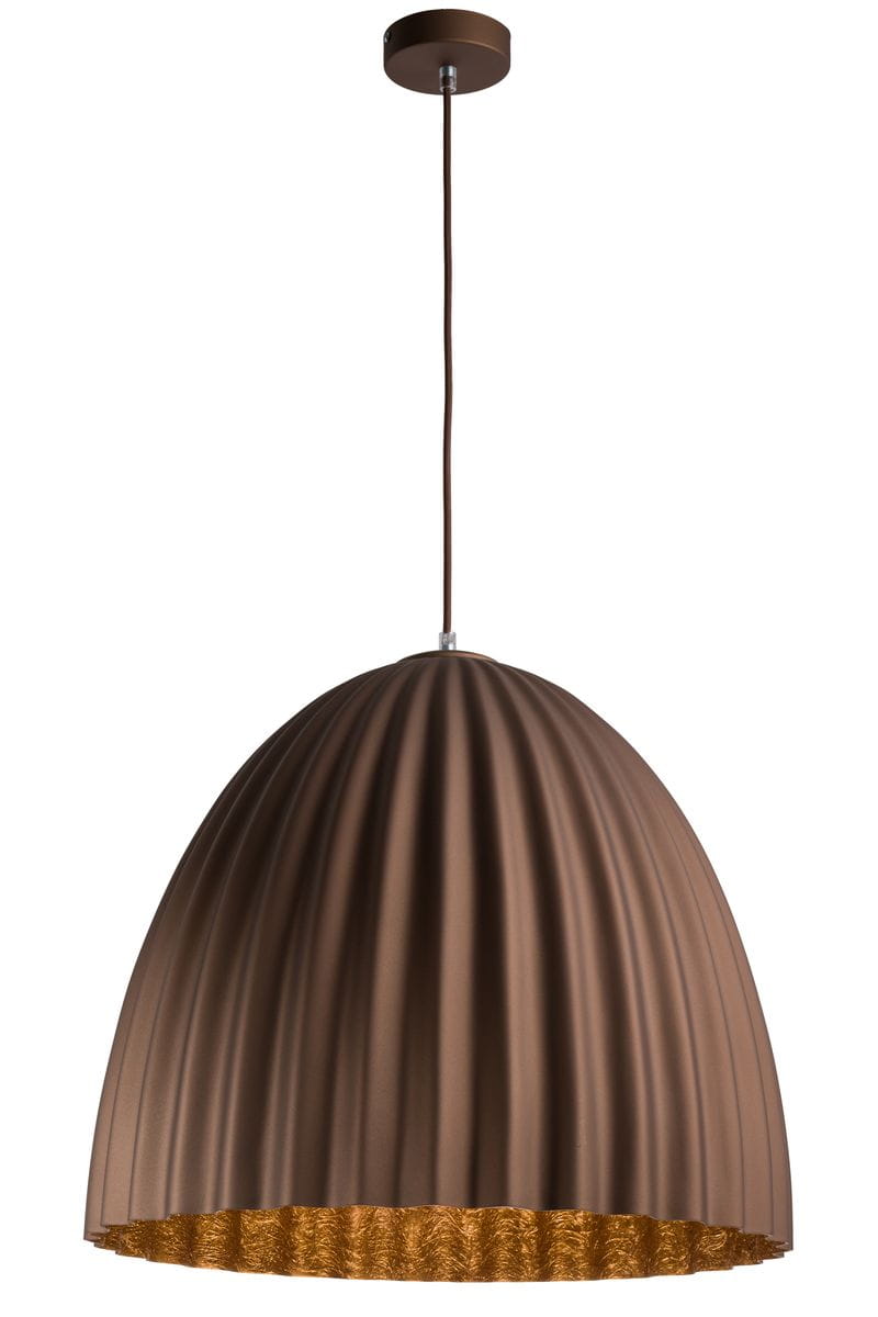 Lampa wisząca Telma w kolorze brązowym z miedzianymi detalami, o kształcie półkuli z wyraźnym żłobieniem. Zawieszona na cienkim przewodzie, prezentuje się w zbliżeniu, ukazując fakturę oraz kontrastującą miedzianą krawędź.