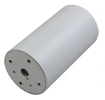 Boka lampa sufitowa tuba stała 1xGU10 w kolorze białym, o cylindrycznym kształcie. Widok z boku, ukazuje gładką, matową powierzchnię oraz otwory montażowe na końcu lampy.