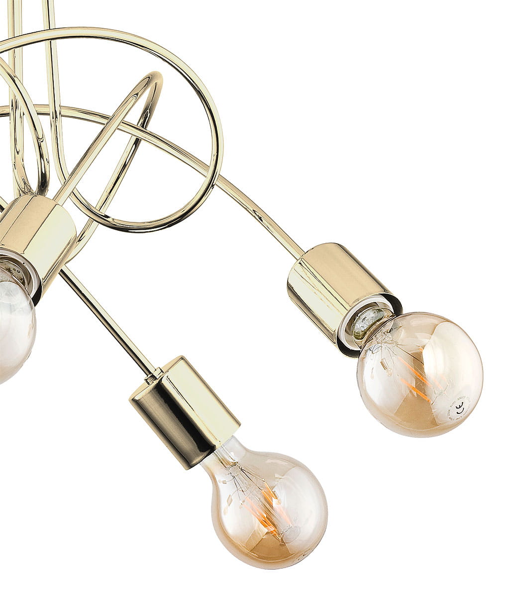 Lampa wisząca Tango 5-punktowa w kolorze złotym, z widocznymi szklanymi żarówkami o okrągłym kształcie. Ujęcie z bliska, pokazujące detale mocowania i kształt lampy. Elementy metalowe mają błyszczącą powierzchnię.