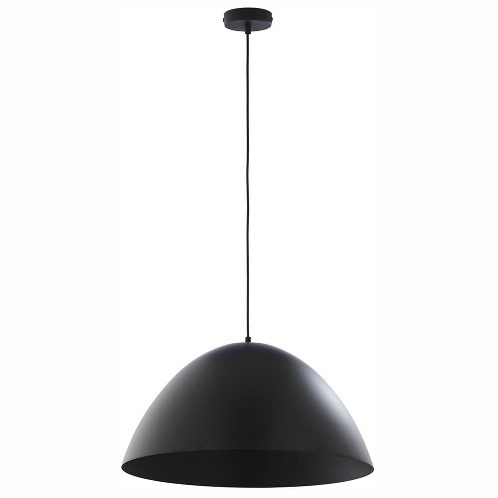 Czarna lampa wisząca Faro D50 o kształcie półkulistym, zawieszona na długim przewodzie. Wykonana z matowego metalu, idealna do nowoczesnych wnętrz. Widoczny sufitowy uchwyt montażowy.
