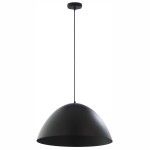 Czarna lampa wisząca Faro D50 o kształcie półkulistym, zawieszona na długim przewodzie. Wykonana z matowego metalu, idealna do nowoczesnych wnętrz. Widoczny sufitowy uchwyt montażowy.
