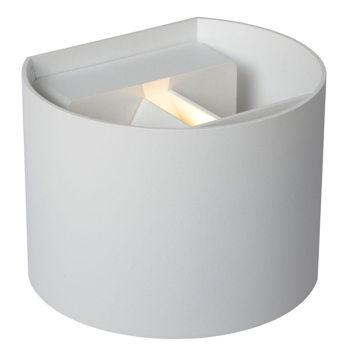 Kinkiet Axi IP54 LED w kolorze białym, okrągły, z otwartą górą. Wnętrze z kontrastującymi elementami odbijającymi światło. Produkt zamontowany w pozycji stojącej, z widocznym źródłem światła. Idealny do użytku wewnętrznego i zewnętrznego.