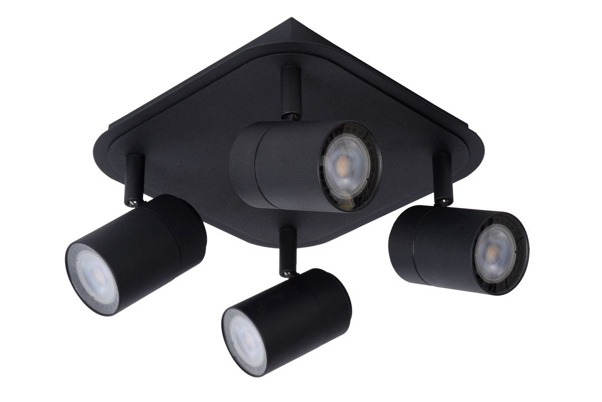 Lampa sufitowa Lennert IP44, 4-punktowa, w kolorze czarnym. Kąt ujęcia z góry, pokazujący cztery cylindryczne reflektory zamontowane na kwadratowej podstawie. Reflektory mają przezroczyste klosze, umożliwiające skierowanie światła w różnych kierunkach.