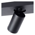 Czarna lampa sufitowa Taylor IP44, 3-punktowa, z ruchomymi reflektorami. Ujęcie z boku, zbliżenie na jeden z punktów świetlnych. Wykonana z matowego metalu, prostokątny kształt podstawy, nowoczesny design.