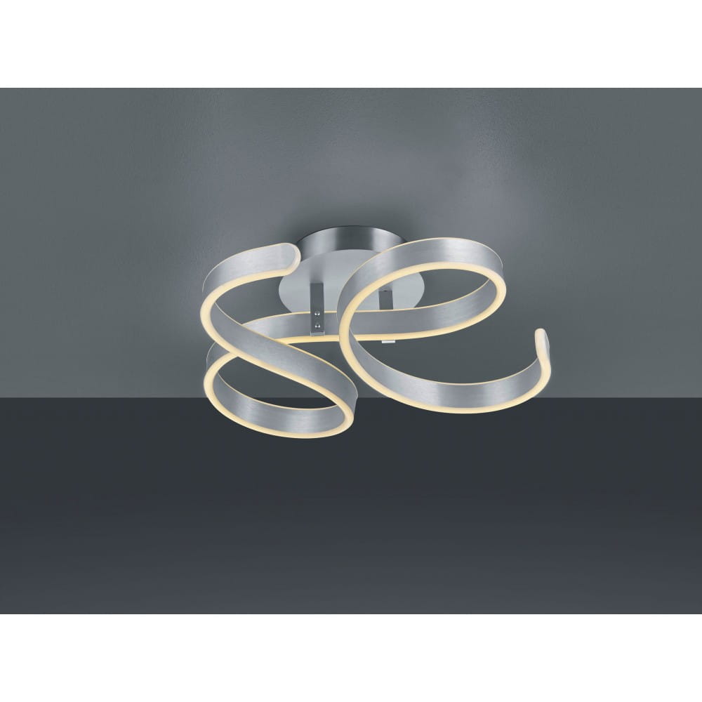 Francis LED lampa sufitowa 1-punktowa z aluminium, z unikalnym, falistym kształtem. Wykończenie w matowym srebrze z ciepłym, białym światłem LED. Ujęcie z dołu, zamontowana na suficie, na jednolitym tle.