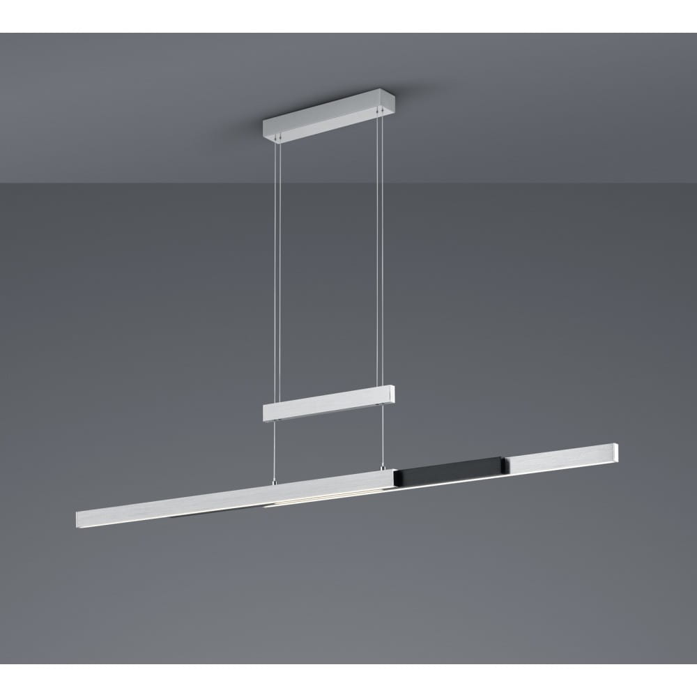 Lampa wisząca Trajan LED 3-punktowa w kolorze czarnym i aluminium. Konstrukcja z trzema prostokątnymi panelami, zawieszona na cienkich linkach. Nowoczesny design, idealna do minimalistycznych wnętrz.