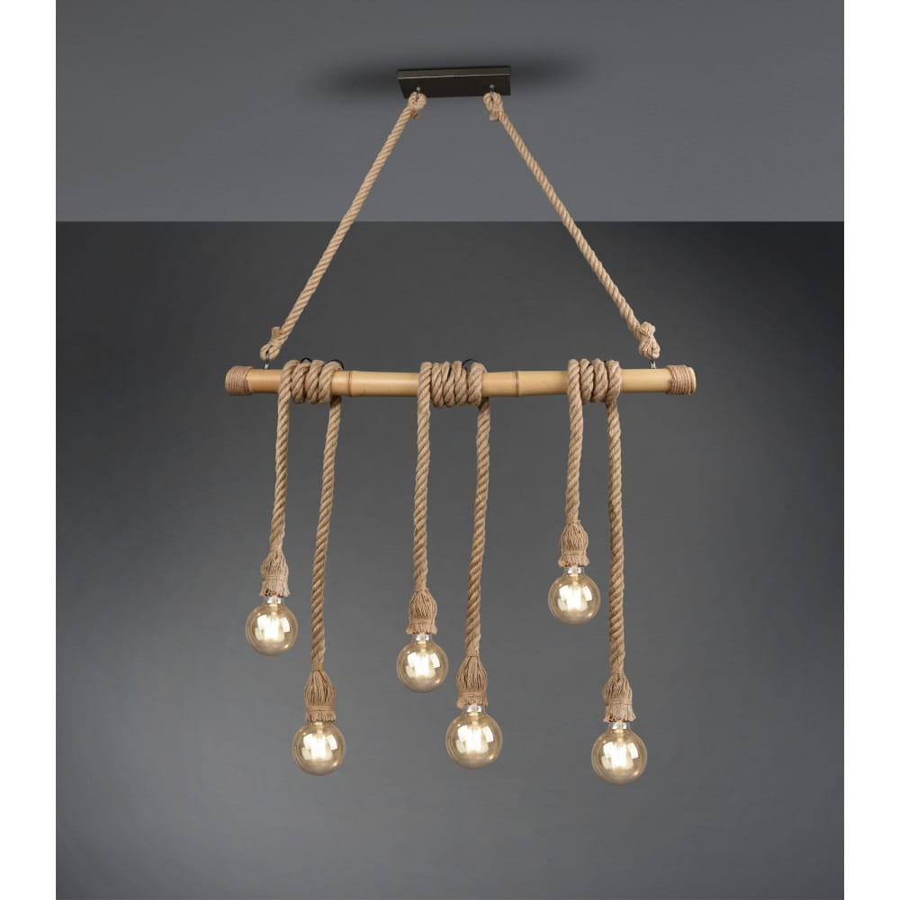 Lampa wisząca Wilma 6-punktowa w brązowym kolorze, zawieszona na czarnej podstawie. Posiada sześć żarówek, które zwisają na grubych, plecionych linach. Elementy drewniane i metalowe tworzą industrialny, rustykalny styl.