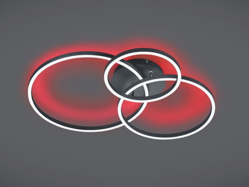 Winona LED lampa sufitowa RGB czarna z pilotem, złożona z trzech okręgów, zewnętrzny w czarnym kolorze z białą ramką. Emituje czerwone światło tła, zamontowana na suficie, z widocznym elementem montażowym.