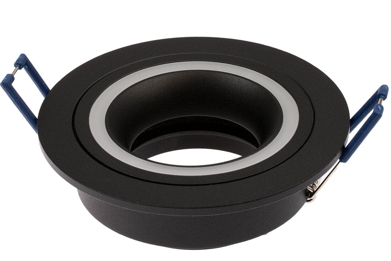 Czarna oprawa oczko do zabudowy GU10 w okrągłym kształcie, z metalowymi zaczepami. Ujęcie z boku, pokazujące gładką powierzchnię oraz wewnętrzny pierścień. Idealna do montażu w sufitach.