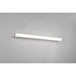 Chromowany kinkiet LED Fabio o długości 80 cm i mocy 12W, z białym, prostokątnym kloszem, zamontowany na ścianie. Produkt o klasie ochrony IP44, idealny do łazienek. Zbliżenie na nowoczesny design i minimalistyczną formę.