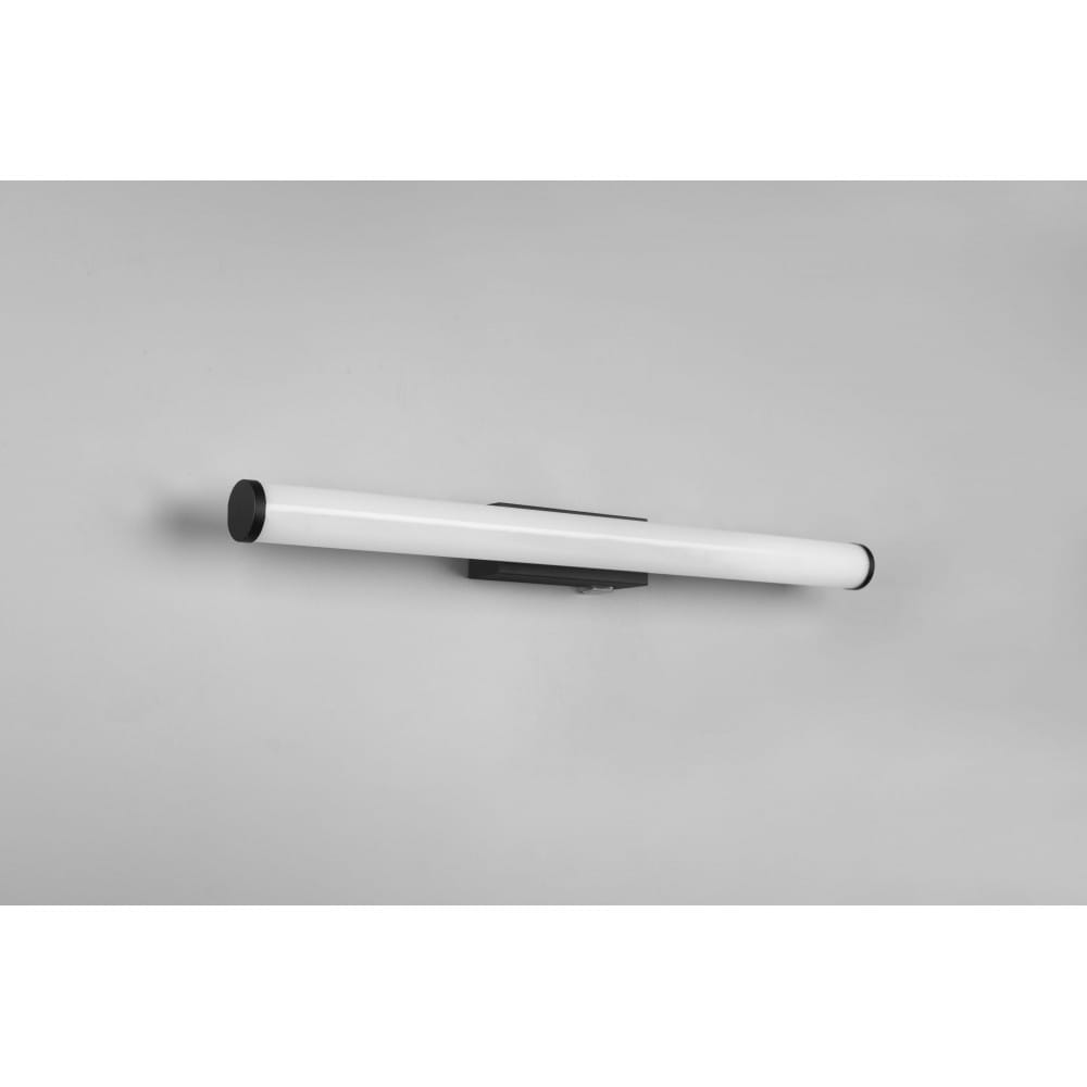 Kinkiet LED Mattimo IP44/L60/6,5W w kolorze czarnym. Oświetlenie w formie prostokątnej tuby, zamontowane na czarnej podstawie. Produkt ma białą, przezroczystą obudowę i jest umieszczony na jednolitym tle.