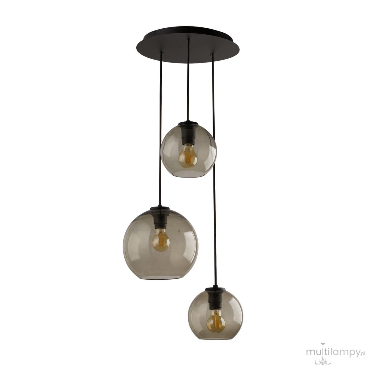 Lampa wisząca Vetro 3-punktowa z trzema szklanymi kloszami w kształcie kul, w kolorze dymnym, zwisająca na czarnych przewodach. Metalowy sufitowy uchwyt w kolorze czarnym. Klosze różnej wielkości, z widocznymi żarówkami.