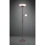Lampa podłogowa Gerry w kolorze rdzawej, z trzema punktami świetlnymi. Główna lampa o okrągłej, płaskiej kloszu i dodatkowe światło z ruchomym ramieniem. Stojąca na okrągłej podstawie, w tle ciemnoszare.