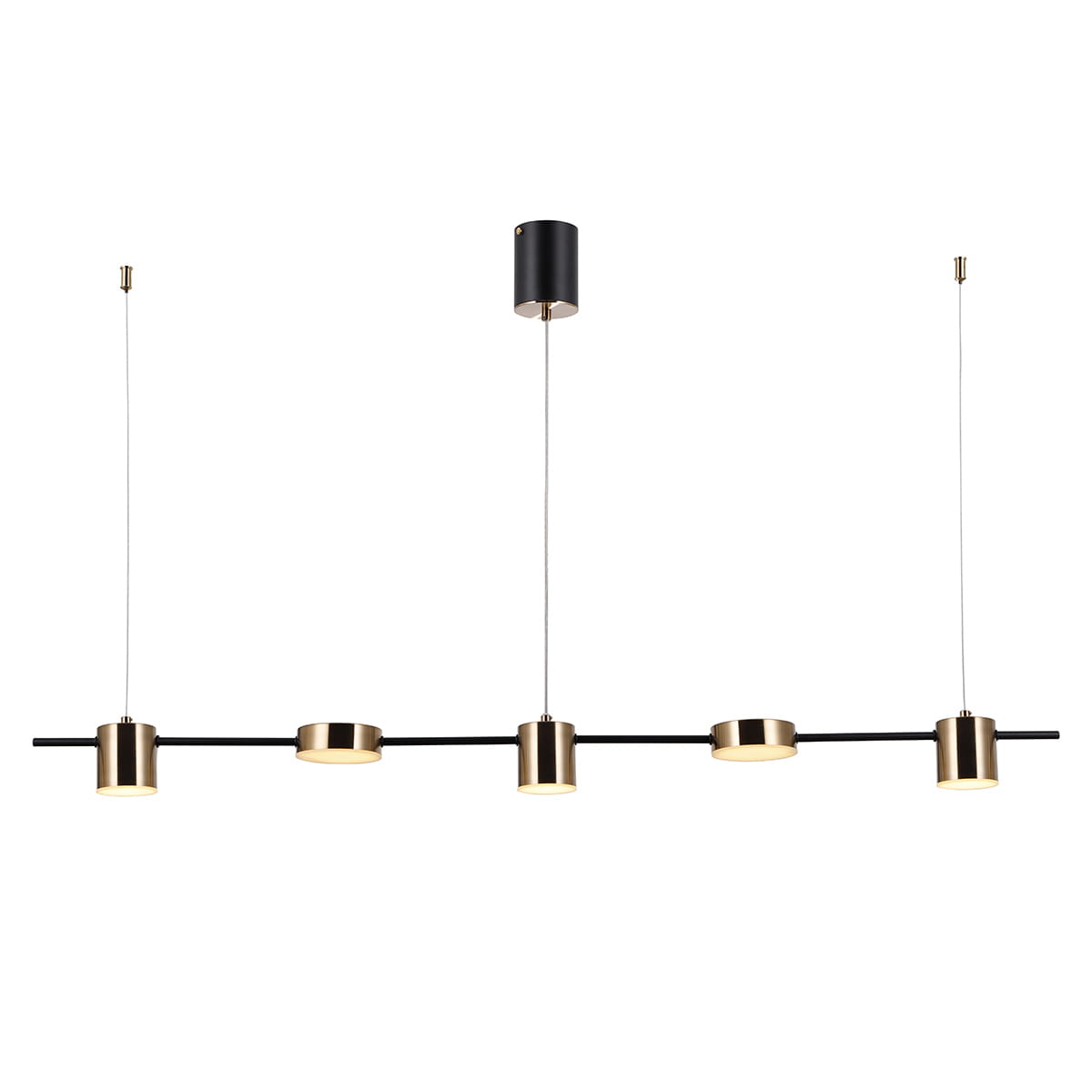 Czarna, pięciopunktowa lampa wisząca Remdal z mosiężnymi akcentami, zawieszona na cieńszych linkach. Okrągłe klosze w mosiężnym kolorze umieszczone na poziomej belce. Centralny uchwyt w kolorze czarnym. Idealna do nowoczesnych wnętrz.