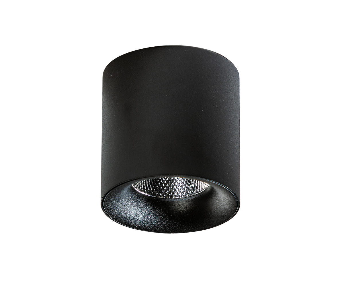 Czarna lampa sufitowa LED 1-punktowa o mocy 20W i temperaturze barwowej 3000K. Okrągły, matowy korpus z teksturowanym wnętrzem reflektora, zamontowana w pozycji pionowej. Idealna do oświetlenia wnętrz.
