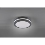 Kendal LED lampa sufitowa zewnętrzna 1-punktowa w kolorze antracytowym, okrągła, z białym kloszem i dwoma białymi paskami dekoracyjnymi. Zamontowana na szarym tle, widok z dołu, z widocznymi otworami montażowymi.