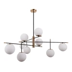 Lampa wisząca Stelia 9-punktowa w kolorze czarnym i antycznego brązu. Posiada dziewięć białych, okrągłych kloszy z mlecznego szkła, umieszczonych na metalowej konstrukcji z cienkimi ramionami. Montaż sufitowy, nowoczesny design.