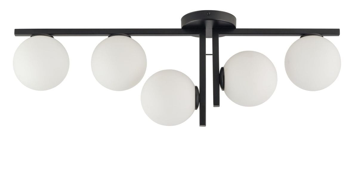 Czarna lampa sufitowa Andy z pięcioma kulistymi kloszami z matowego szkła. Ułożona poziomo, z centralnym mocowaniem, zapewnia równomierne oświetlenie. Klosze mają gładką powierzchnię i są osadzone na czarnym stelażu.
