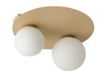Lampa sufitowa Argon 2-punktowa, okrągła, złota. Posiada dwa białe, szklane klosze w kształcie kul na złotej, okrągłej podstawie. Ujęcie z dołu, ukazujące detale montażowe oraz kształt kloszy.