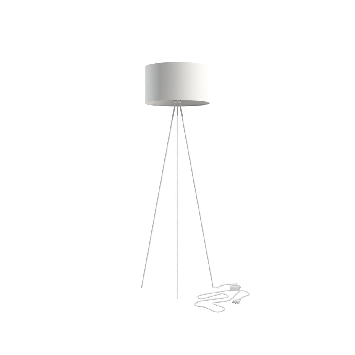 Lampa podłogowa Cadilac D45 w kolorze białym z okrągłym kloszem na trzech smukłych nogach. Widoczny przewód zasilający. Produkt stoi na białym tle, podkreślając minimalistyczny design. Idealna do nowoczesnych wnętrz.