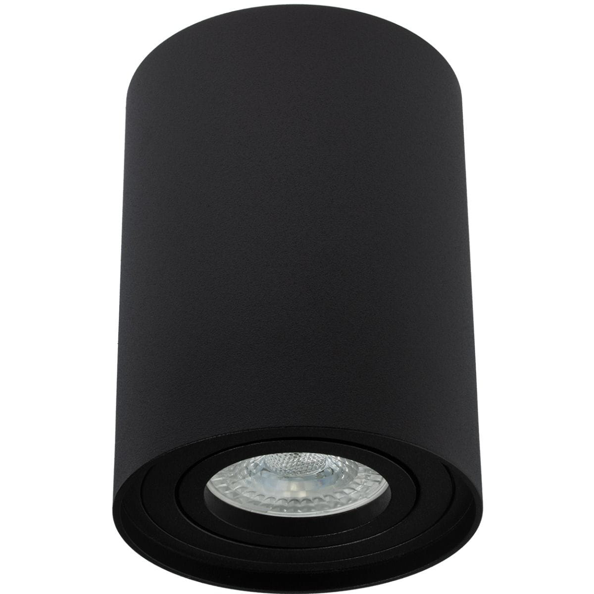 Czarna lampa sufitowa w kształcie tuby, z widocznym źródłem światła w dolnej części. Ujęcie frontalne, pokazujące matową powierzchnię oraz okrągłą podstawę. Idealna do kierunkowego oświetlenia wnętrz.
