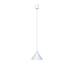 Lampa wisząca Zenith D20,5 w kolorze białym, o kształcie stożkowym. Zawieszona na cienkim, białym kablu z metalowym mocowaniem u góry. Prosty, minimalistyczny design idealny do nowoczesnych wnętrz.