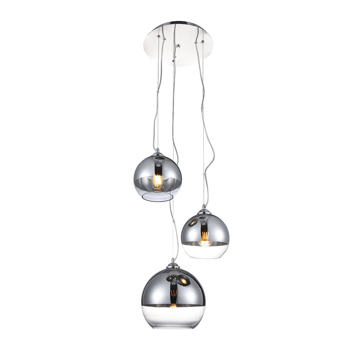 Lampa wisząca Silver Ball 3-punktowa w chromowanym wykończeniu z trzema okrągłymi kloszami, zawieszona na regulowanych linkach. Klosze mają przezroczyste dolne części, a w górnych znajdują się żarówki. Montaż sufitowy na okrągłej podstawie.