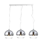 Lampa wisząca Silver Ball 3-punktowa AZ4751 z trzema okrągłymi kloszami w chromowanym wykończeniu, zawieszona na prostokątnej, metalowej podstawie. Kable są przezroczyste, co podkreśla nowoczesny design.