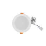Oprawa LED CL Kos o mocy 8W i jasności 650lm, kolor biały. Okrągły kształt z matowym kloszem, widoczne przewody podłączeniowe. Ujęcie z góry, na jednolitym tle.