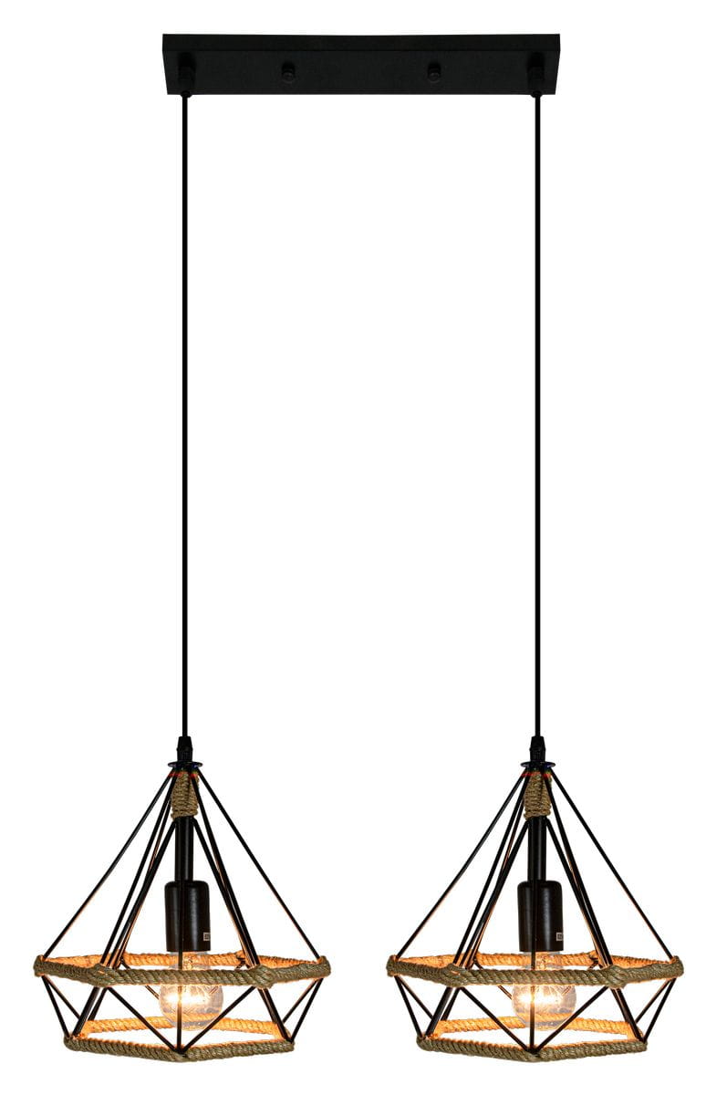 Czarna lampa wisząca Piramida 2-punktowa, z dwoma kloszami w kształcie piramidy, wykonana z metalowych prętów i sznura. Ujęcie frontalne, z widocznym montażem na suficie. Wnętrze kloszy z żarówkami widoczne, tworzące ciepłe światło.