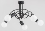 Lupo lampa sufitowa 5-punktowa w kolorze czarnym. Posiada pięć okrągłych, białych kloszy zamocowanych na kręconych ramionach. Ujęcie z dołu, ukazujące konstrukcję i układ lampy. Idealna do nowoczesnych wnętrz.