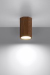Lampa sufitowa Zeke H10 w kształcie cylindrycznym, wykonana z dębu, z widocznym źródłem światła na dole. Ujęcie frontalne, montowana na suficie, emituje jasne światło, podkreślając naturalną teksturę drewna. Tło jednolite, szare.