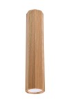 Lampa sufitowa Zeke H30 w kolorze naturalnego dębu, o sześciokątnym kształcie. Ujęcie z boku, produkt wiszący z białym kloszem na dole. Drewno ma wyraźną teksturę, a całość ma minimalistyczny design, idealny do nowoczesnych wnętrz.
