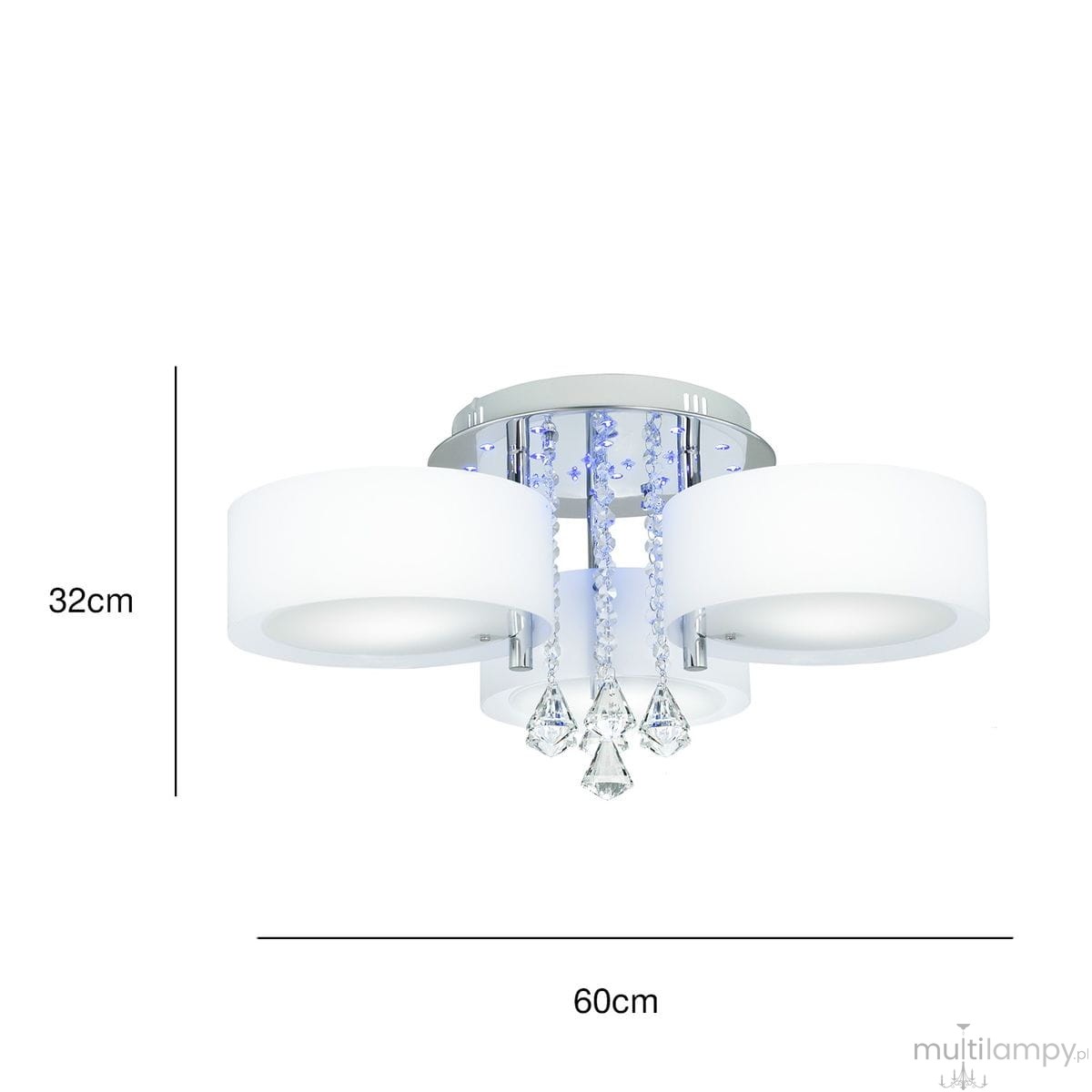 Lampa sufitowa Antila E27 w kolorze chromu i białym, 3-punktowa z pilotem. Ma dwa okrągłe klosze z matowego szkła i wiszące kryształowe detale. Wymiary: wysokość 32 cm, średnica 60 cm. Ujęcie frontalne.