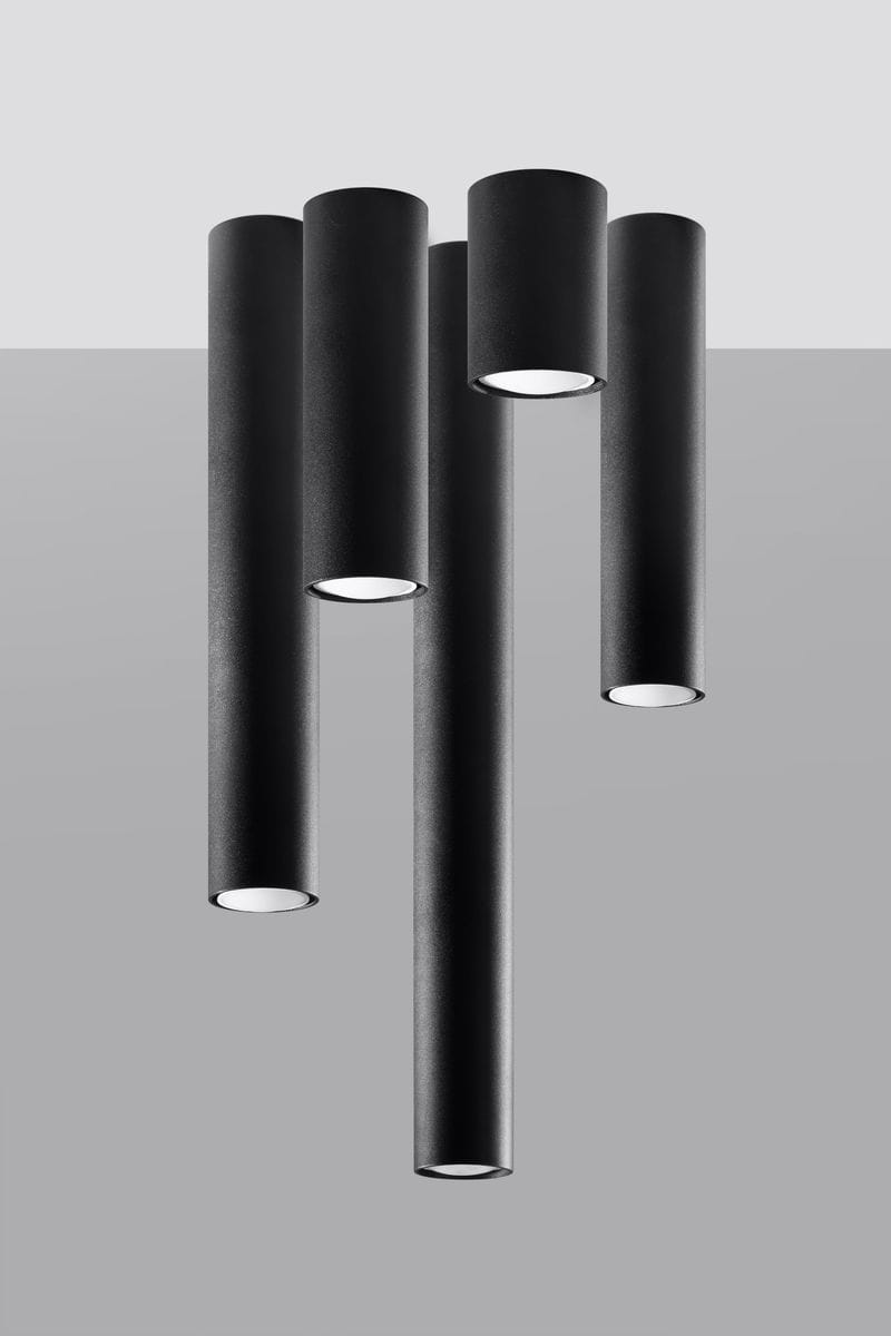Czarna lampa sufitowa Lagos H60 z pięcioma cylindrycznymi kloszami, zawieszona na szaro, z otwartymi dolnymi końcami. Klosze mają matową fakturę, zapewniając nowoczesny wygląd. Produkt zamontowany w pozycji wiszącej, idealny do nowoczesnych wnętrz.