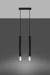 Lampa wisząca Wezyr 2-punktowa w kolorze czarnym. Dwa cylindryczne klosze z przezroczystym elementem u dołu, zawieszone na cienkich linkach z czarnym stelażem. Ujęcie frontalne na jednolitym tle.