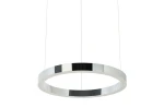 Srebrna lampa wisząca Ring D40 z LED, w formie okręgu, z metaliczną, teksturowaną powierzchnią. Zawieszona na cienkich przewodach, z widocznym czarnym akcentem. Idealna do nowoczesnych wnętrz.