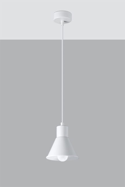 Lampa wisząca 1-punktowa w kolorze białym o kształcie stożkowym, zawieszona na długim, cienkim przewodzie. U góry znajduje się okrągła podsufitka, a na dole widoczna żarówka. Tło szare, podkreślające minimalistyczny design.