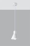 Lampa wisząca 1-punktowa w kolorze białym o kształcie stożkowym, zawieszona na długim, cienkim przewodzie. U góry znajduje się okrągła podsufitka, a na dole widoczna żarówka. Tło szare, podkreślające minimalistyczny design.