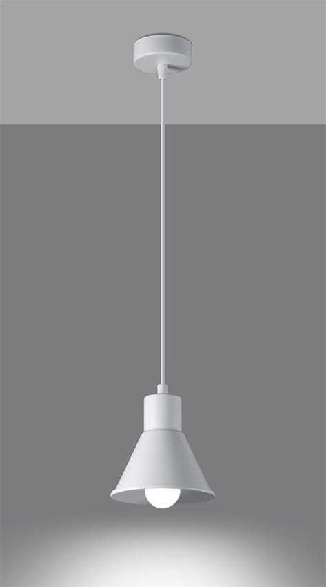 Biała lampa wisząca 1-punktowa z metalowym kloszem w kształcie stożka, zawieszona na długim przewodzie. Klosz osłania źródło światła, tworząc nowoczesny, minimalistyczny design. Tło w odcieniach szarości.