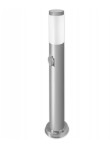 Lampa stojąca ogrodowa Manila H65 w srebrnym kolorze, okrągła, z przezroczystym kloszem. Posiada praktyczne gniazdo, umieszczona w pionie na podstawie. Prosta forma i nowoczesny design, idealna do ogrodu lub na taras.