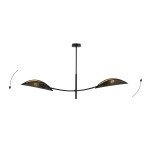 Czarna lampa sufitowa Lotus 2-punktowa z złotymi kloszami, umieszczona na cienkim stalowym ramieniu. Klosze w kształcie zakrzywionych liści, z ażurową strukturą, skierowane w przeciwnych kierunkach, zawieszone na długim przewodzie.